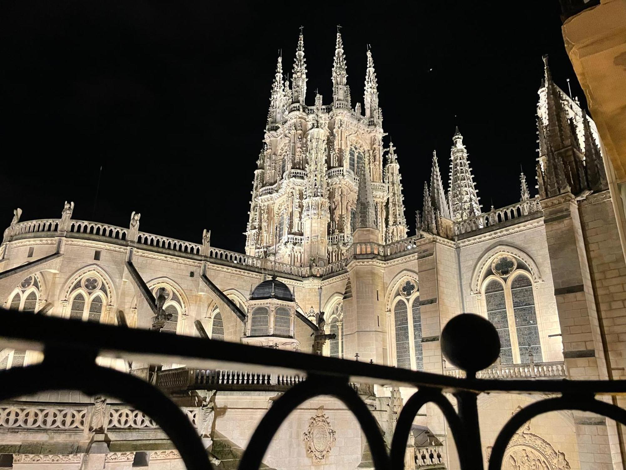 Tocando La Catedral By Exclusive Burgo
